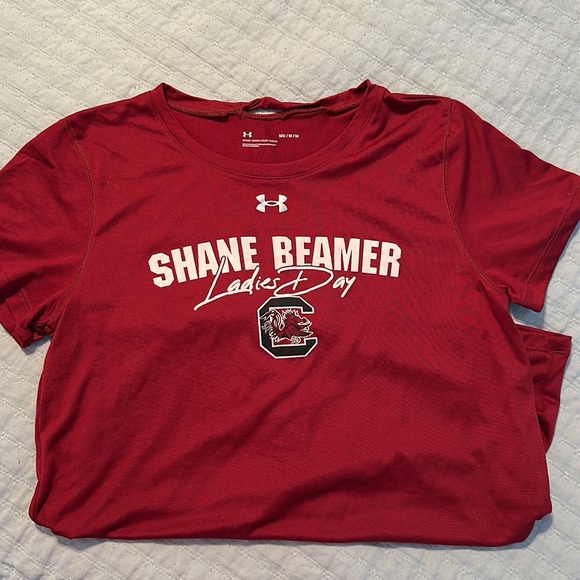 NWOT Under Armour T-Shirt size Medium. Gamecocks Shane Beamer Ladies Day RARE! - Picture 1 of 12